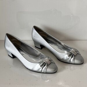 Easy Street Eloise Block Heel Pumps